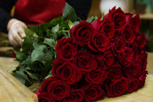 Load image into Gallery viewer, Classic Valentines Roses